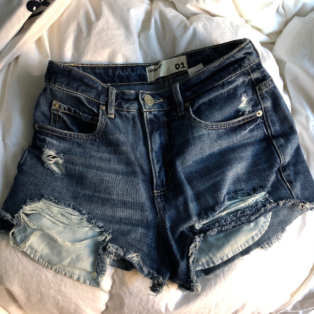 DISTRESSED HIGH RISE JEAN SHORTS